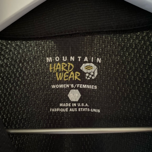 Mountain Hardwear front 1/2 zip. - Picture 3 of 3